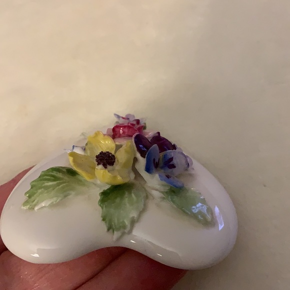 Royal Adderley Floral Bone China Trinket Box Made In England (vintaged piece) - Picture 12 of 14